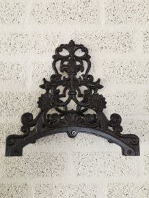  Water hose holder, metal holder, weather resistant cast iron brown
